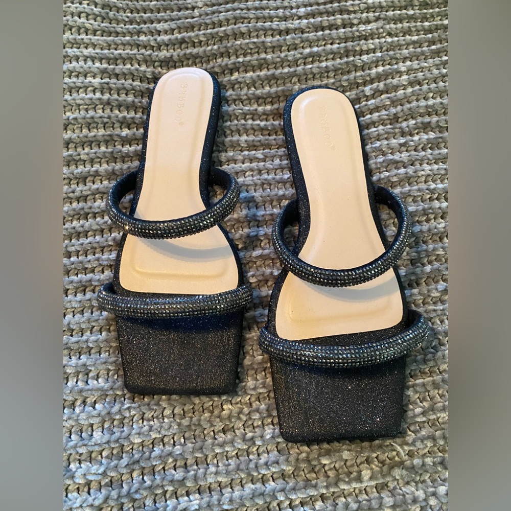 New Bamboo black sparkle rhinestone sandals size 10